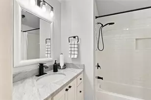 1800 Lexington Pl, Bedford, TX 76022 - Photo 22