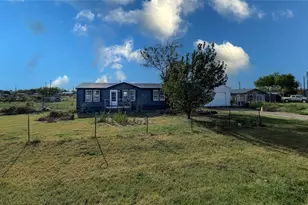 11687 Buttercup Ln, Justin, TX 76247 - Photo 2
