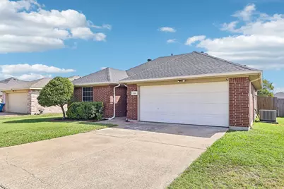 1504 Parrot Court, DeSoto, TX 75115 - Photo 2