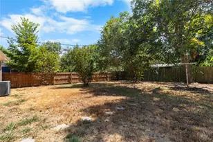 1710 W College St, Sherman, TX 75092 - Photo 24