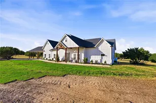 1045 Augustus Ct, Rio Vista, TX 76093 - Photo 2