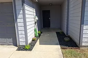4504 Alamosa St, Fort Worth, TX 76119 - Photo 2