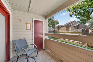1909 Chasewood Cir, Arlington, TX 76011 - Photo 4