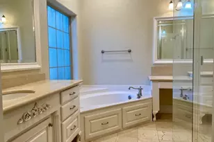 550 Rockingham Dr, Irving, TX 75063 - Photo 10