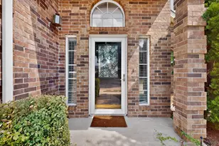 2702 Garden Springs Dr, Richardson, TX 75082 - Photo 2