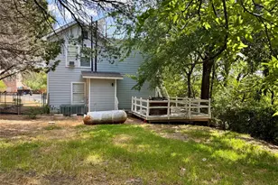 1712 Smokehouse Rd, Granbury, TX 76049 - Photo 2
