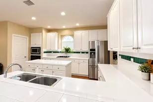 10316 Donley Dr, Irving, TX 75063 - Photo 6