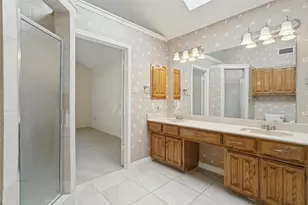 1927 E Branch Hollow Dr, Carrollton, TX 75007 - Photo 18