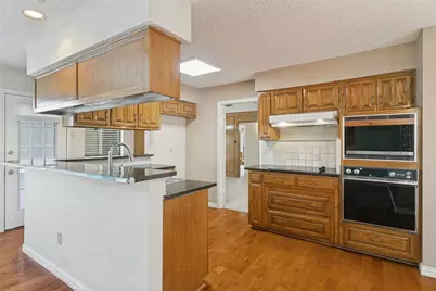 1927 E Branch Hollow Drive, Carrollton, TX 75007 - Photo 10