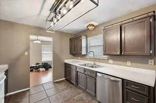 7 Mills Ct, Mansfield, TX 76063 - Photo 18