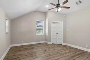 227 S Hampton Rd, Dallas, TX 75208 - Photo 12