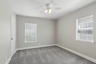227 S Hampton Rd, Dallas, TX 75208 - Photo 16