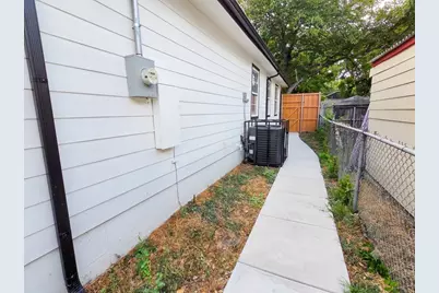 914 17th Street, Grand Prairie, TX 75050 - Photo 20