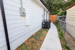 914 17th St, Grand Prairie, TX 75050 - Photo 20