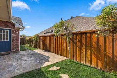 2540 Plumdale Drive, Carrollton, TX 75006 - Photo 24