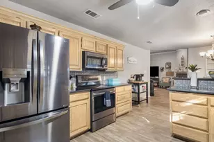 102 Oakwood Pl, Joshua, TX 76058 - Photo 8