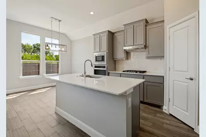 10623 Cherry Tree Way, Grand Prairie, TX 76065 - Photo 10