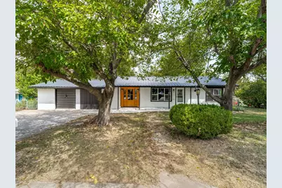 107 N Avenue P, Clifton, TX 76634 - Photo 2