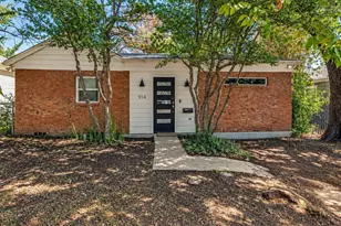 914 Westmount Ave, Dallas, TX 75211 - Photo 1
