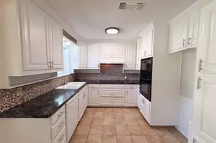 2209 Mountainview Dr, Hurst, TX 76054 - Photo 10