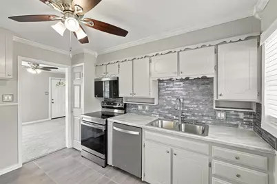 605 NE 33rd Street, Grand Prairie, TX 75050 - Photo 12