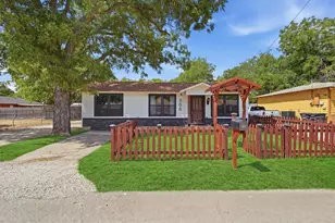 306 Lovelady St, Cleburne, TX 76033 - Photo 6