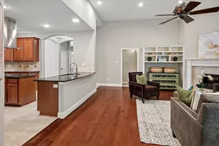 412 Manders Ct, Irving, TX 75063 - Photo 12