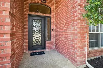 412 Manders Court, Irving, TX 75063 - Photo 4