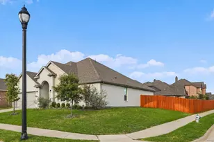 5622 Log Cabin Ct, Midlothian, TX 76065 - Photo 2