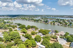 1709 E Apache Trail, Granbury, TX 76048 - Photo 34