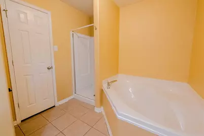 636 Noble Grove Lane, Fort Worth, TX 76140 - Photo 10
