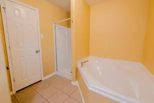 636 Noble Grove Ln, Fort Worth, TX 76140 - Photo 10