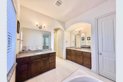 220 Rolling Fork Bend, Irving, TX 75039 - Photo 18
