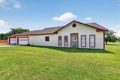 1958 Crockett Street, Sanger, TX 76266 - Photo 2
