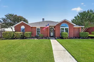 4312 Hillshire Ct, Flower Mound, TX 75028 - Photo 2