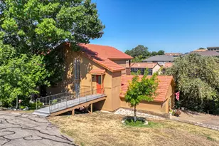 4313 Crescent Dr, Granbury, TX 76049 - Photo 2