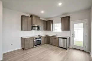 1127 Rusk Wy, Lewisville, TX 75077 - Photo 4