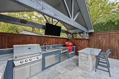 8655 Forest Hills Boulevard, Dallas, TX 75218 - Photo 36