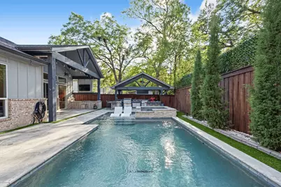 8655 Forest Hills Boulevard, Dallas, TX 75218 - Photo 30