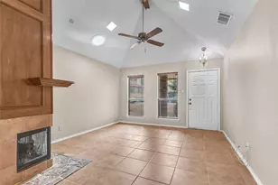 734 Red Oak Dr, Lewisville, TX 75067 - Photo 2