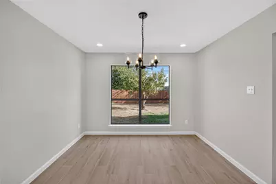 2630 Winslow Drive, Grand Prairie, TX 75052 - Photo 8