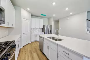10812 Colonial Heights Ln, Fort Worth, TX 76179 - Photo 8