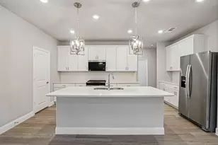 10816 Colonial Heights Ln, Fort Worth, TX 76179 - Photo 4