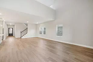 10816 Colonial Heights Ln, Fort Worth, TX 76179 - Photo 12