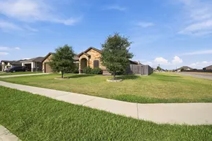 400 Juniper Dr, Troy, TX 76579 - Photo 2