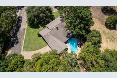 1800 Woodcrest Avenue, Corsicana, TX 75110 - Photo 2