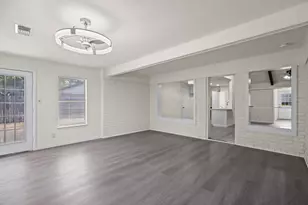 1009 Springdale Rd, Bedford, TX 76021 - Photo 8