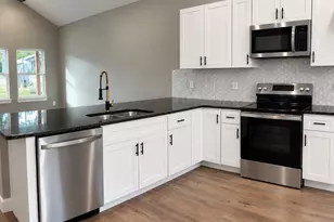 907 Travis Ave, Alvarado, TX 76009 - Photo 4