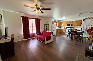 1101 N Stratton St, Seymour, TX 76380 - Photo 2