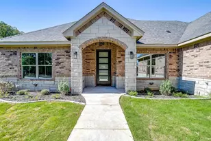 908 Meadowlark Ln, Granbury, TX 76048 - Photo 4